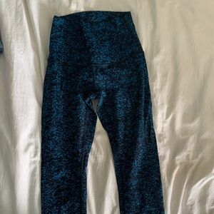 lululemon Women’s Navy Patterned Crop Leggings